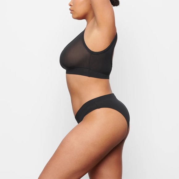 SKIMS Blue Summer Mesh Scoop Bralette - Picture 8 of 10